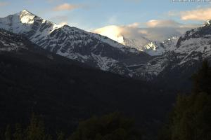 4 Vallees - 4 Doliny 4 Vallees - 4 Doliny Webcam La Grande Dixence depuis Les Masses