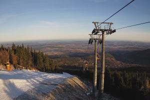 Świeradów Zdrój Ski&Sun Widok na wyciąg