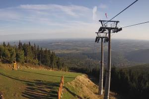 Świeradów Zdrój Ski&Sun Widok na wyciąg