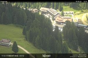Kamera: Val di Fiemme - Cavalese - Predazzo - Obereggen SkiCenterLatemar - Passo Feudo Val di Fiemme Val di Fiemme - Cavalese - Predazzo - Obereggen SkiCenterLatemar - Passo Feudo