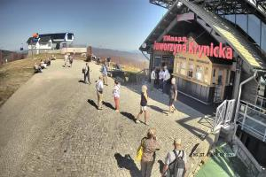 Kamera: Jaworzyna Krynicka Widok na trasę dla dzieci na szczycie (1100 m n.p.m.) Krynica Jaworzyna Krynicka Widok na trasę dla dzieci na szczycie (1100 m n.p.m.)