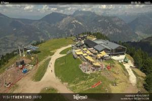 Kamera: Val di Fiemme - Cavalese - Predazzo - Obereggen Alpe Cermis - Paion Val di Fiemme Val di Fiemme - Cavalese - Predazzo - Obereggen Alpe Cermis - Paion