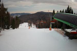 Kamera: Czarny Groń Widok z dolnej stacji Rzyki Czarny Groń Widok z dolnej stacji