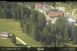 Kamera: Val di Fiemme - Cavalese - Predazzo - Obereggen SkiCenterLatemar - Passo Feudo Val di Fiemme Val di Fiemme - Cavalese - Predazzo - Obereggen SkiCenterLatemar - Passo Feudo