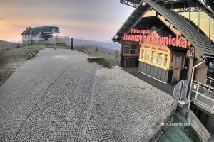 Kamera: Jaworzyna Krynicka Widok na trasę dla dzieci na szczycie (1100 m n.p.m.) Krynica Jaworzyna Krynicka Widok na trasę dla dzieci na szczycie (1100 m n.p.m.)