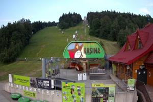 Kamera: Kasina ski Dolna stacja kolejki krzesełkowej Kasina Wielka Kasina ski Dolna stacja kolejki krzesełkowej