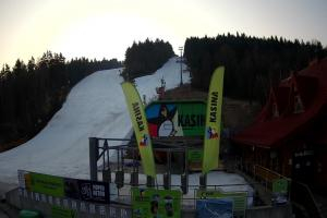 Kasina Wielka Kasina ski Dolna stacja kolejki krzesełkowej