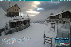 Przełecz Stelvio Passo Stelvio Widok na przełęcz Stelvio 2760 m