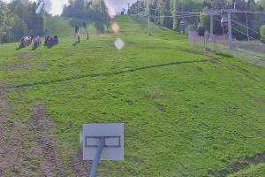 Kamera: Jaworzyna Krynicka Widok ze stacji dolnej kolei gondolowej (648 m n.p.m.) Krynica Jaworzyna Krynicka Widok ze stacji dolnej kolei gondolowej (648 m n.p.m.)