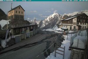 Przełecz Stelvio Passo Stelvio Widok na przełęcz Stelvio 2760 m