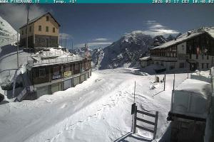 Przełecz Stelvio Passo Stelvio Widok na przełęcz Stelvio 2760 m