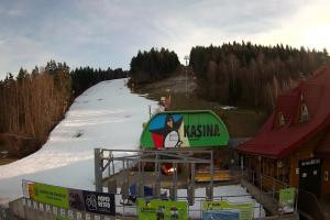 Kamera: Kasina ski Dolna stacja kolejki krzesełkowej Kasina Wielka Kasina ski Dolna stacja kolejki krzesełkowej