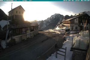 Przełecz Stelvio Passo Stelvio Widok na przełęcz Stelvio 2760 m