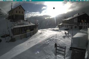 Przełecz Stelvio Passo Stelvio Widok na przełęcz Stelvio 2760 m