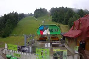 Kamera: Kasina ski Dolna stacja kolejki krzesełkowej Kasina Wielka Kasina ski Dolna stacja kolejki krzesełkowej