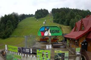 Kamera: Kasina ski Dolna stacja kolejki krzesełkowej Kasina Wielka Kasina ski Dolna stacja kolejki krzesełkowej