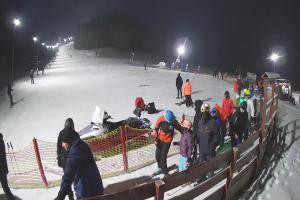 Kamera: Stacja narciarska CZARNÓW Wyciąg numer 1 dolna stacja Stacja narciarska CZARNÓW Stacja narciarska CZARNÓW Wyciąg numer 1 dolna stacja