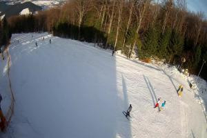 Kamera: Kasina ski Górna stacja kolejki krzesełkowej Kasina Wielka Kasina ski Górna stacja kolejki krzesełkowej