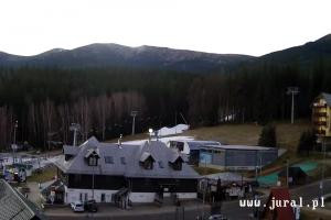 Kamera: Szrenica Ski Arena Widok na dolną stację wyciągu Szklarska Poręba Szrenica Ski Arena Widok na dolną stację wyciągu