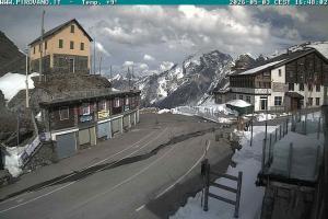 Przełecz Stelvio Passo Stelvio Widok na przełęcz Stelvio 2760 m