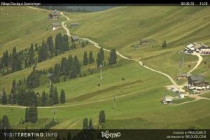 Kamera: Val di Fiemme - Cavalese - Predazzo - Obereggen SkiCenterLatemar - Zischgalm Val di Fiemme Val di Fiemme - Cavalese - Predazzo - Obereggen SkiCenterLatemar - Zischgalm