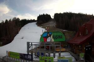 Kamera: Kasina ski Dolna stacja kolejki krzesełkowej Kasina Wielka Kasina ski Dolna stacja kolejki krzesełkowej