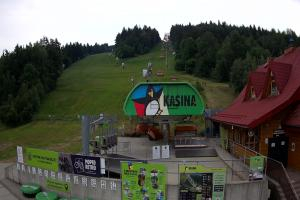 Kamera: Kasina ski Dolna stacja kolejki krzesełkowej Kasina Wielka Kasina ski Dolna stacja kolejki krzesełkowej