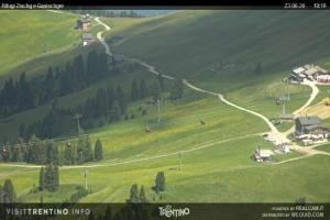Kamera: Val di Fiemme - Cavalese - Predazzo - Obereggen SkiCenterLatemar - Zischgalm Val di Fiemme Val di Fiemme - Cavalese - Predazzo - Obereggen SkiCenterLatemar - Zischgalm