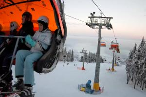 Kamera: Zieleniec Zieleniec SKI Arena - Widok z górnej stacji Zieleniec Zieleniec Zieleniec SKI Arena - Widok z górnej stacji