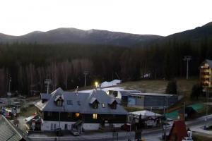 Kamera: Szrenica Ski Arena Widok na dolną stację wyciągu Szklarska Poręba Szrenica Ski Arena Widok na dolną stację wyciągu