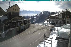 Przełecz Stelvio Passo Stelvio Widok na przełęcz Stelvio 2760 m