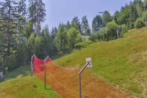 Kamera: Jaworzyna Krynicka Widok ze stacji dolnej kolei gondolowej (648 m n.p.m.) Krynica Jaworzyna Krynicka Widok ze stacji dolnej kolei gondolowej (648 m n.p.m.)