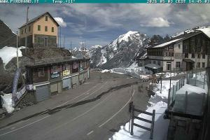 Przełecz Stelvio Passo Stelvio Widok na przełęcz Stelvio 2760 m