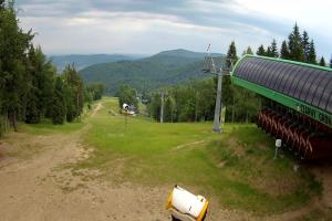 Kamera: Czarny Groń Widok z dolnej stacji Rzyki Czarny Groń Widok z dolnej stacji