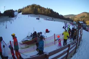 Kamera: Stacja narciarska CZARNÓW Wyciąg numer 1 dolna stacja Stacja narciarska CZARNÓW Stacja narciarska CZARNÓW Wyciąg numer 1 dolna stacja