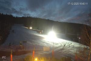 Kamera: Czarna Góra Dolny odcinek nartostrady "B", wyciąg BIBA Stronie Śląskie Czarna Góra Dolny odcinek nartostrady "B", wyciąg BIBA