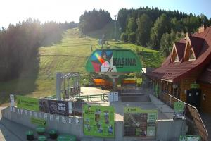 Kamera: Kasina ski Dolna stacja kolejki krzesełkowej Kasina Wielka Kasina ski Dolna stacja kolejki krzesełkowej