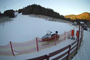 Kamera: Stacja narciarska CZARNÓW Wyciąg numer 1 dolna stacja Stacja narciarska CZARNÓW Stacja narciarska CZARNÓW Wyciąg numer 1 dolna stacja