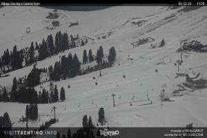 Kamera: Val di Fiemme - Cavalese - Predazzo - Obereggen SkiCenterLatemar - Zischgalm Val di Fiemme Val di Fiemme - Cavalese - Predazzo - Obereggen SkiCenterLatemar - Zischgalm