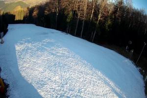 Kamera: Kasina ski Górna stacja kolejki krzesełkowej Kasina Wielka Kasina ski Górna stacja kolejki krzesełkowej