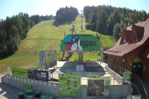Kamera: Kasina ski Dolna stacja kolejki krzesełkowej Kasina Wielka Kasina ski Dolna stacja kolejki krzesełkowej