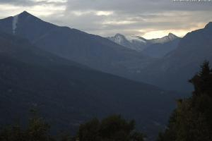 4 Vallees - 4 Doliny 4 Vallees - 4 Doliny Webcam La Grande Dixence depuis Les Masses