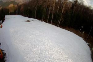 Kamera: Kasina ski Górna stacja kolejki krzesełkowej Kasina Wielka Kasina ski Górna stacja kolejki krzesełkowej