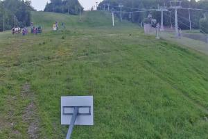 Kamera: Jaworzyna Krynicka Widok ze stacji dolnej kolei gondolowej (648 m n.p.m.) Krynica Jaworzyna Krynicka Widok ze stacji dolnej kolei gondolowej (648 m n.p.m.)