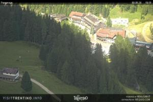 Kamera: Val di Fiemme - Cavalese - Predazzo - Obereggen SkiCenterLatemar - Passo Feudo Val di Fiemme Val di Fiemme - Cavalese - Predazzo - Obereggen SkiCenterLatemar - Passo Feudo
