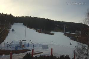 Kamera: Czarna Góra Dolny odcinek nartostrady "B", wyciąg BIBA Stronie Śląskie Czarna Góra Dolny odcinek nartostrady "B", wyciąg BIBA