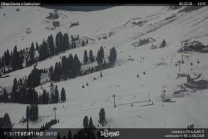 Kamera: Val di Fiemme - Cavalese - Predazzo - Obereggen SkiCenterLatemar - Zischgalm Val di Fiemme Val di Fiemme - Cavalese - Predazzo - Obereggen SkiCenterLatemar - Zischgalm