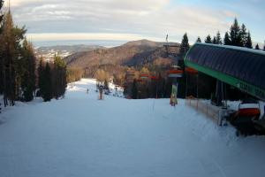 Kamera: Czarny Groń Widok z dolnej stacji Rzyki Czarny Groń Widok z dolnej stacji