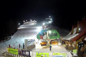 Kamera: Kasina ski Dolna stacja kolejki krzesełkowej Kasina Wielka Kasina ski Dolna stacja kolejki krzesełkowej