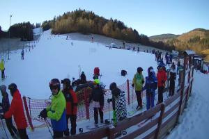 Kamera: Stacja narciarska CZARNÓW Wyciąg numer 1 dolna stacja Stacja narciarska CZARNÓW Stacja narciarska CZARNÓW Wyciąg numer 1 dolna stacja